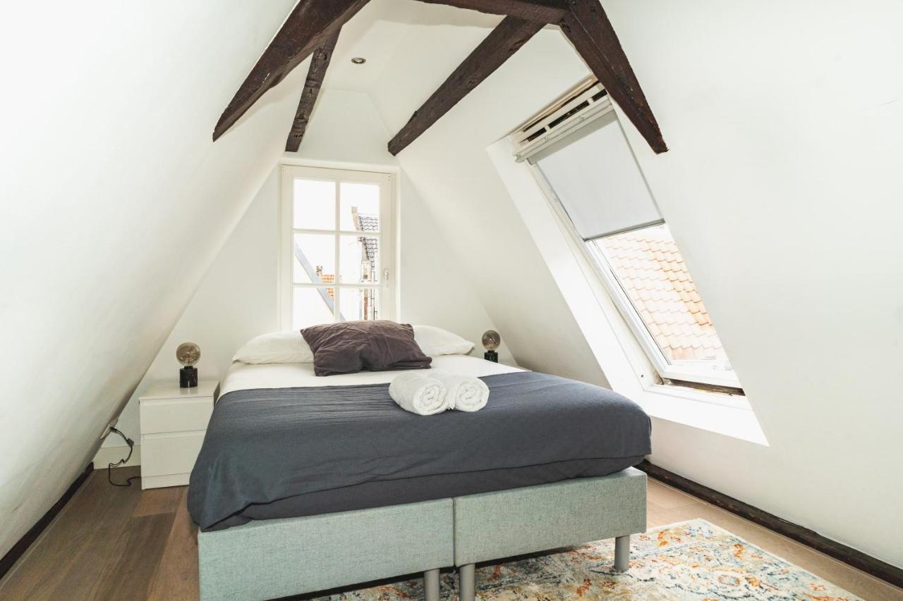 Tiny Attic On The Herengracht, Private Room Амстердам Экстерьер фото