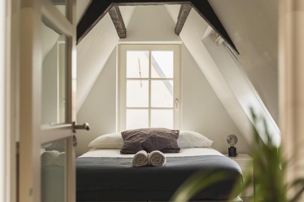 Tiny Attic On The Herengracht, Private Room Амстердам Экстерьер фото